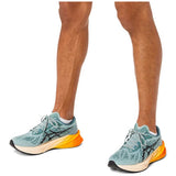 Tenis Asics NOVABLAST 3 Gris Naranja Hombre