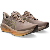 Tenis Asics Running NOVABLAST 5 Luxe Hombre