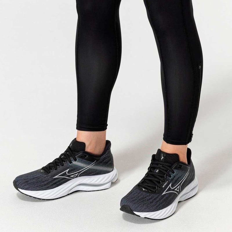 Tenis Running Mizuno WAVE INSPIRE 21 Negro Plata Mujer