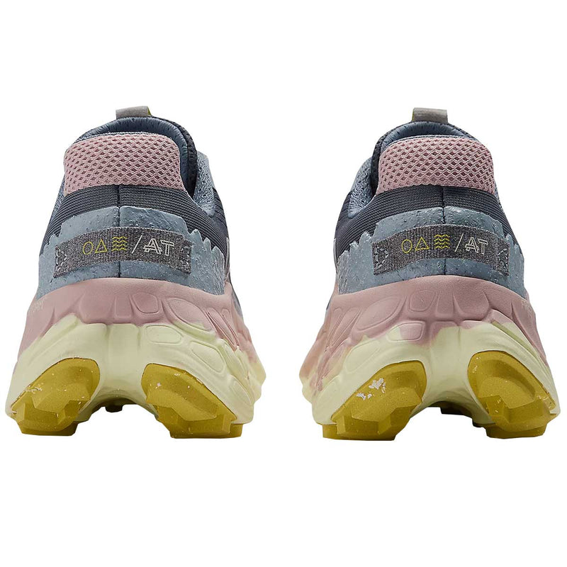 Tenis New Balance MORE TRAIL Gris Rosa Mujer