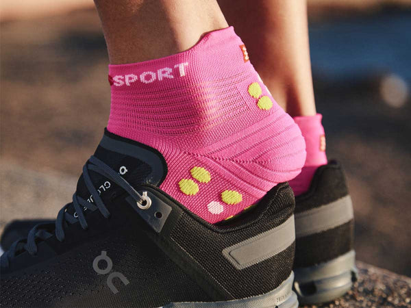 Calceta Deportiva Compressport PRO RACING V4L Run Low Rosa