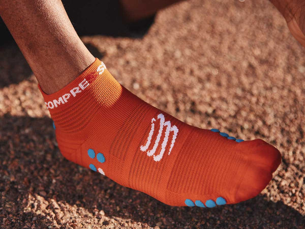 Calcetín Deportiva Compressport PRO RACING V4L Run Low Naranja