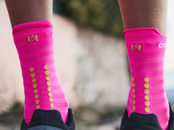 Calceta Compressport PRO RACING SOCKS V4.0 UltraLight Run High Hot Pink